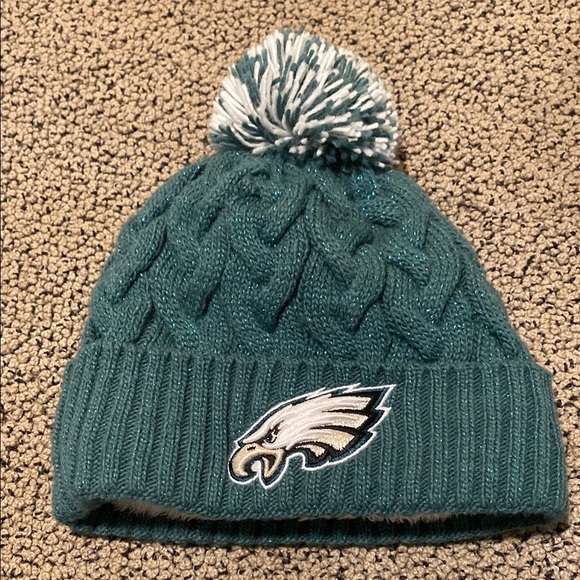 New Era Green Knit Hat with Pom-Pom in Like New Condition - Picture 1 of 6